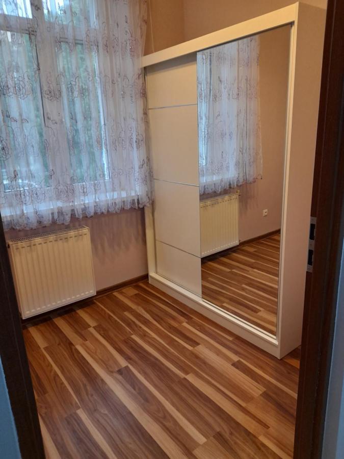 Mieszkanie Z Widokiem Na Park -Cieplice Slaskie Zdroj Apartment เยเลเนียกูรา ภายนอก รูปภาพ